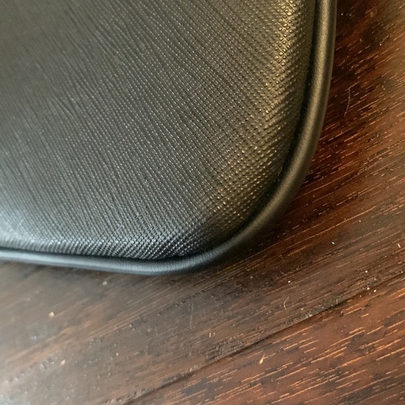 Ellen Tracy Envelope Clutch in Black with removable strap - Picture 6 of 11